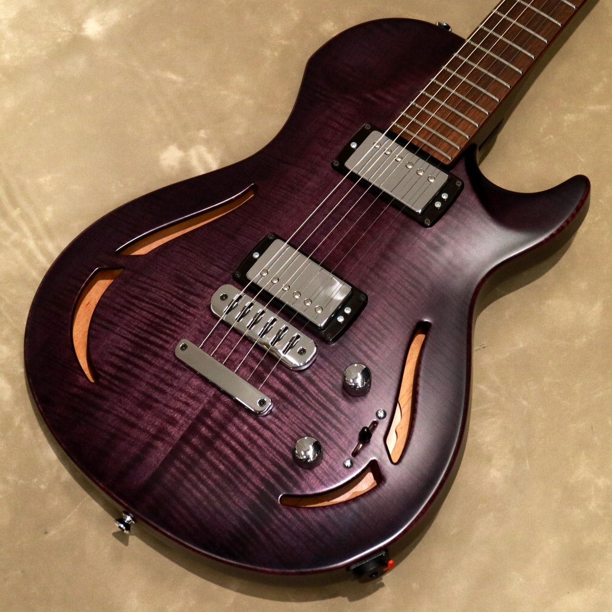 Jackson ( ジャクソン )USA Select Kelly™ KE2, Ebony