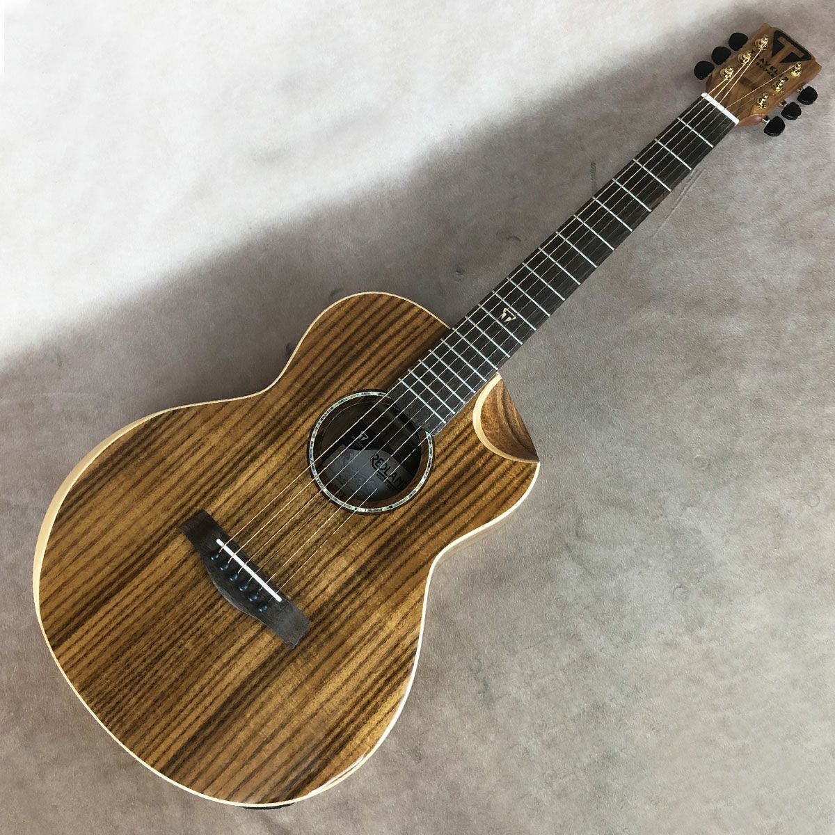 Traveler Guitar ( トラベラーギター ) Redlands Concert, Koa