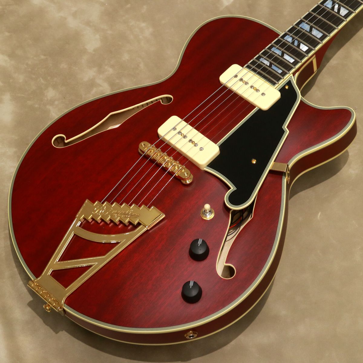 D'Angelico ( ディアンジェリコ ) Deluxe SS P-90, Satin Trans Wine