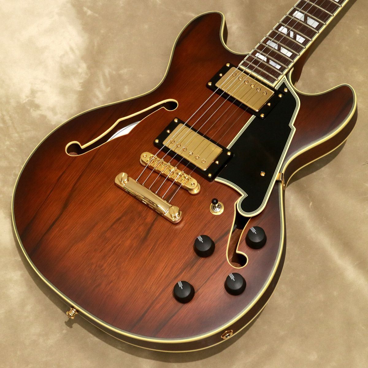 D'Angelico ( ディアンジェリコ ) Deluxe Mini DC, Satin Brown Burst