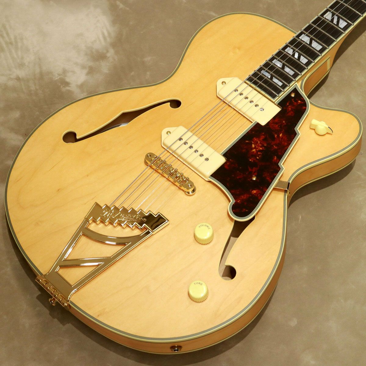 D'Angelico ( ディアンジェリコ ) Deluxe 59, Satin Honey | ギターの