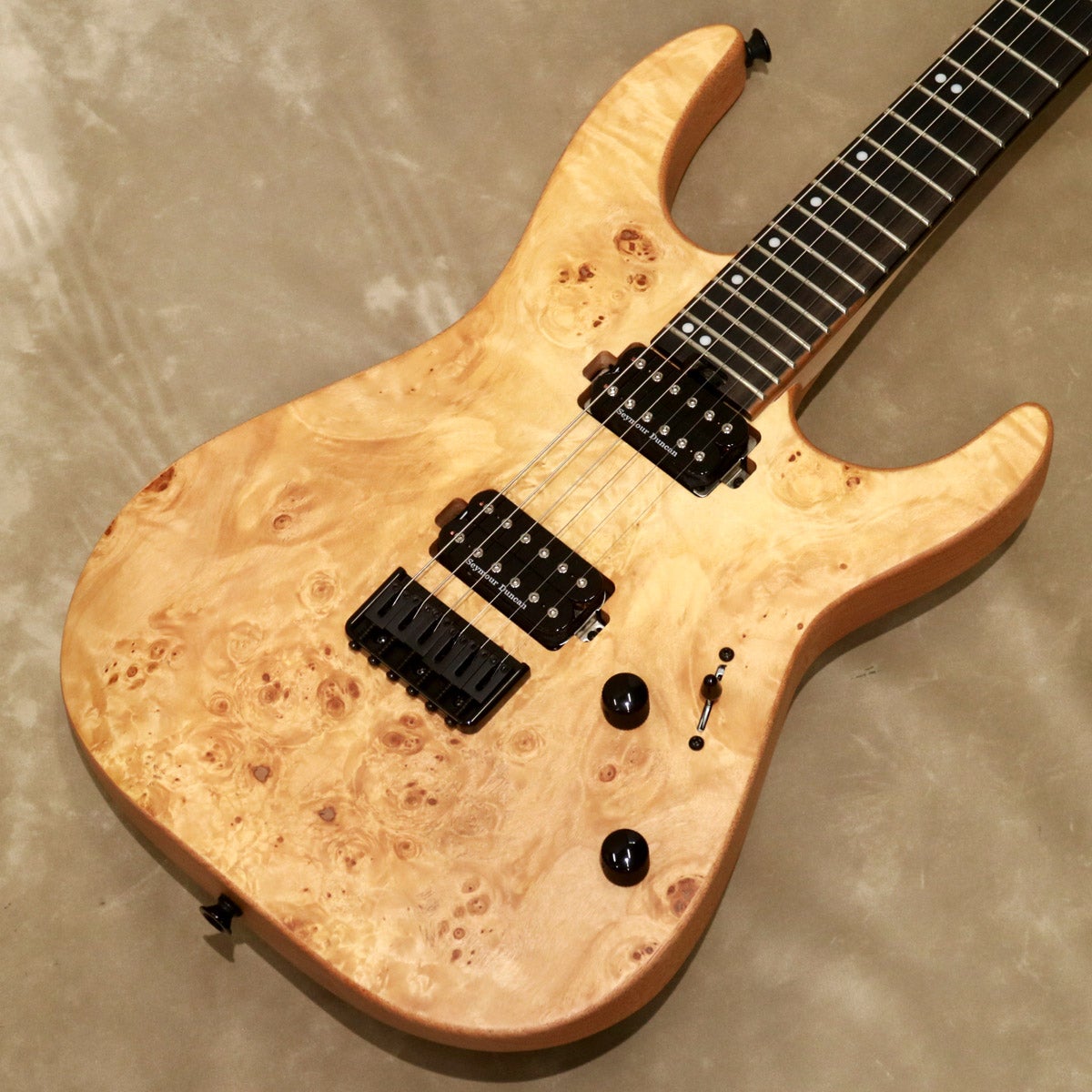 Charvel ( シャーベル ) Pro-Mod DK24 HSH 2PT CM Mahogany, Natural