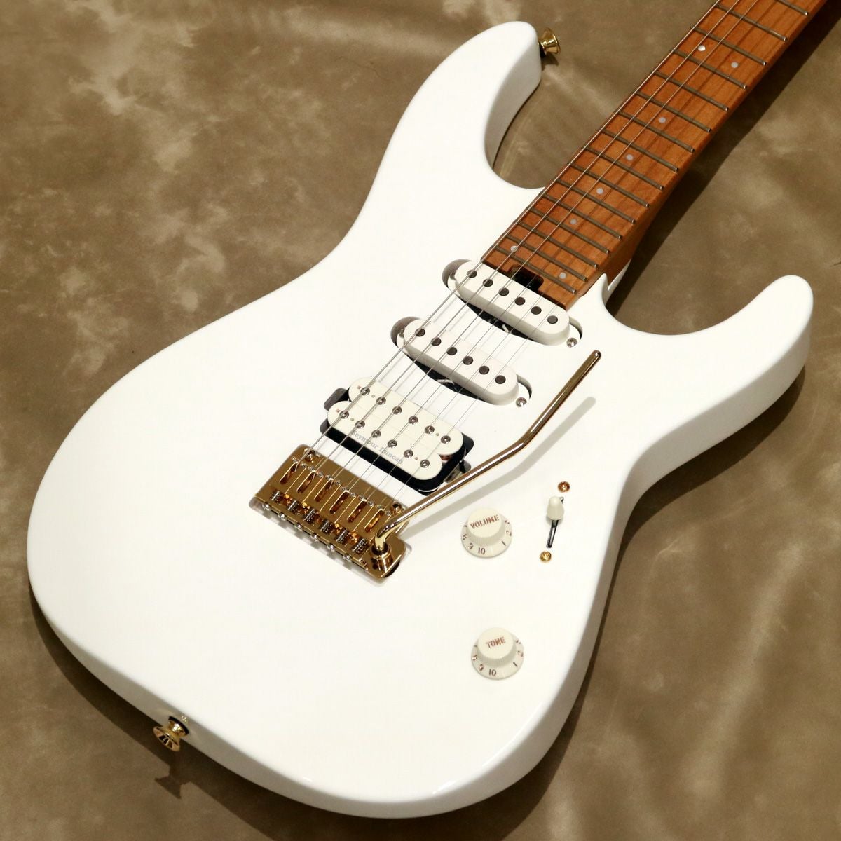 Charvel ( シャーベル ) Pro-Mod DK24 HSS 2PT CM, Snow White [S/N