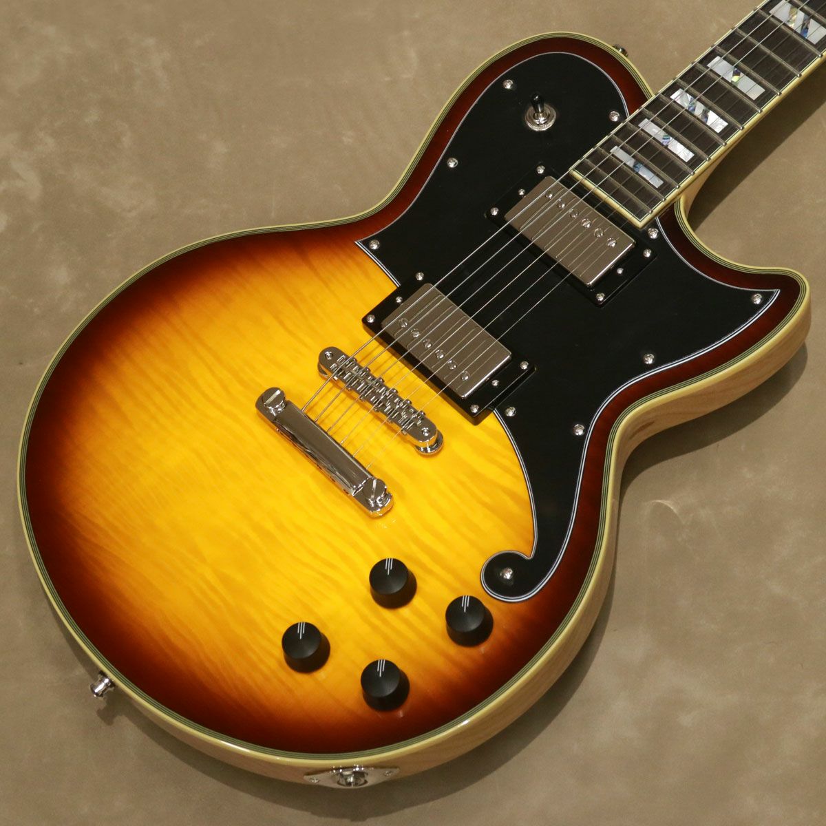 D'Angelico ( ディアンジェリコ ) Deluxe Atlantic, Vintage Sunburst