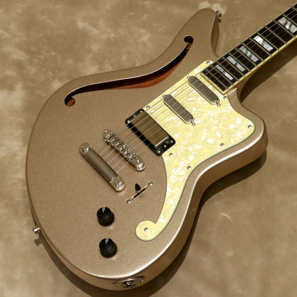 D'Angelico ( ディアンジェリコ ) Deluxe Bedford SH, Desert Gold[S/N