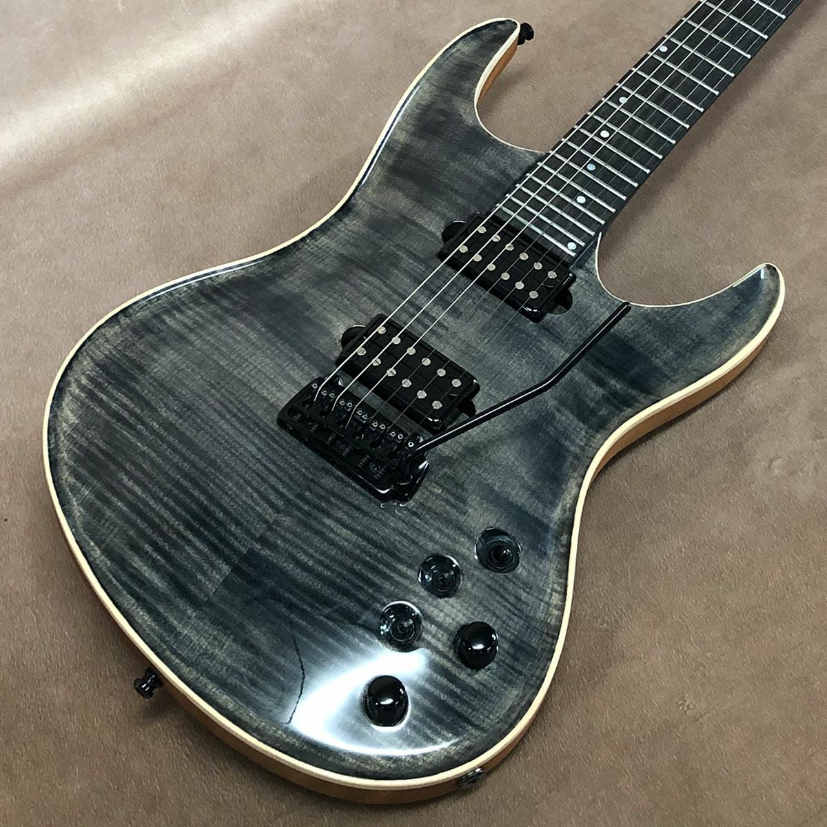 Valenti Guitars ( ヴァレンティーギター ) Nebula Carved, Charcoal