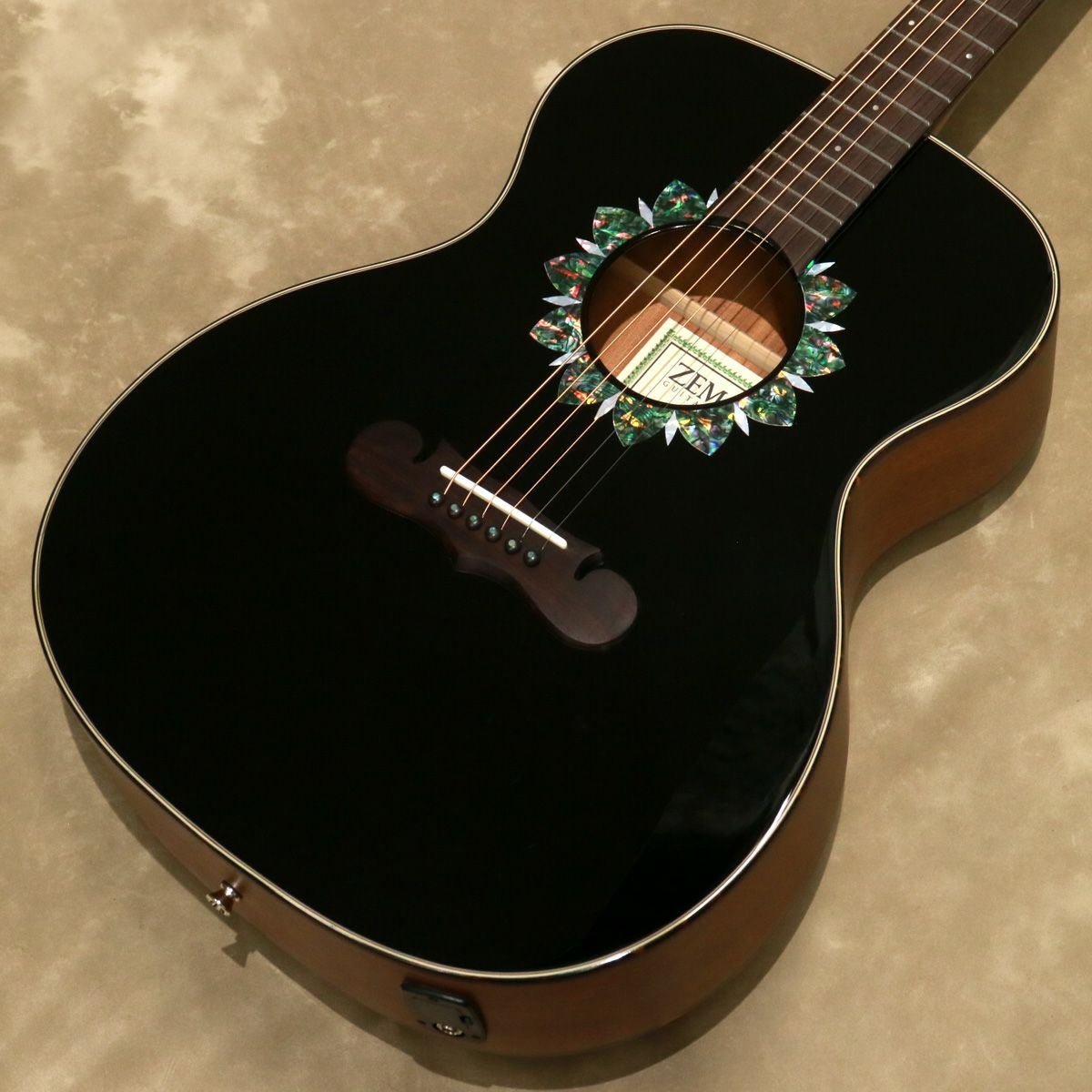 Zemaitis ( ゼマイティス ) CAF-90F, Gloss Black Abalone | ギターの