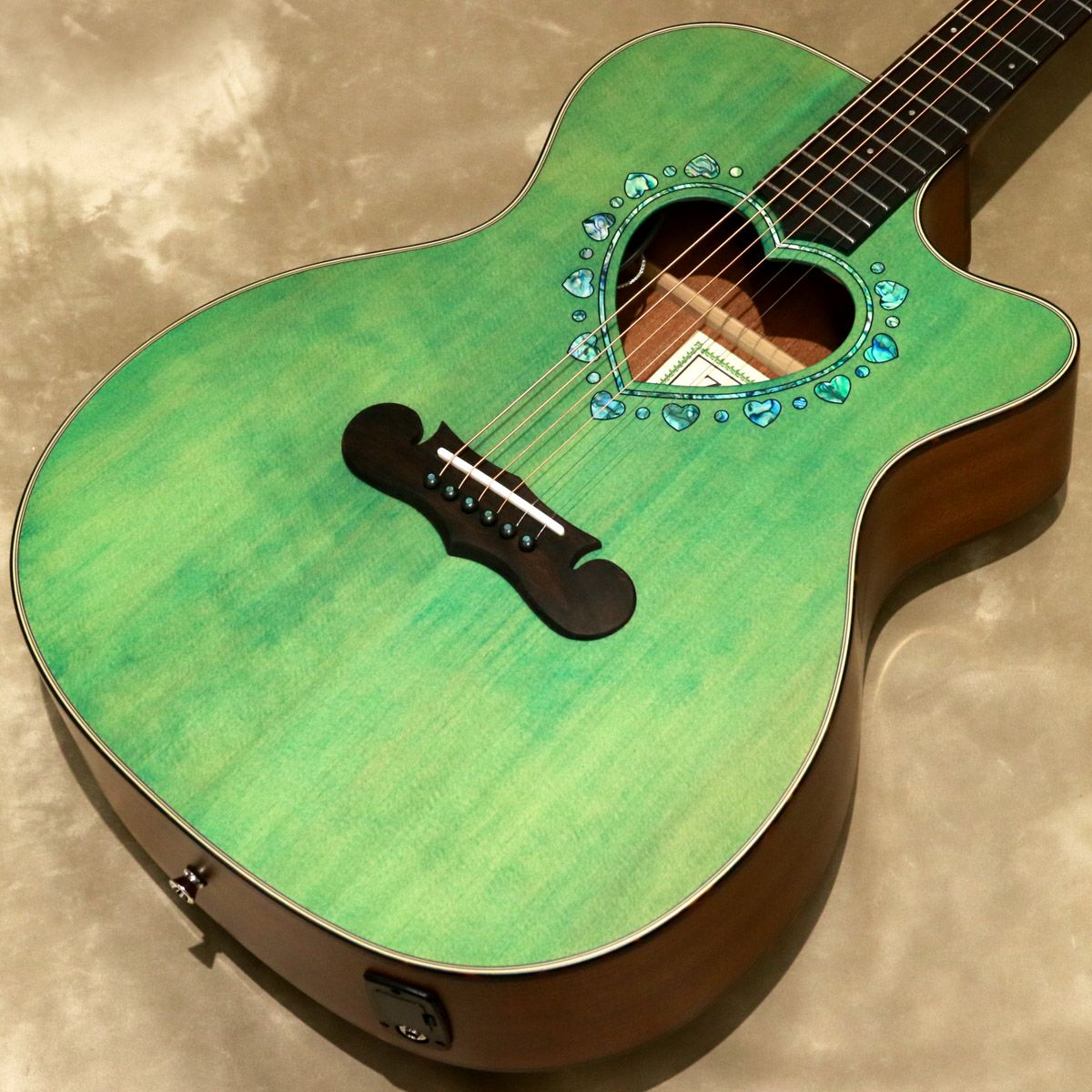 Zemaitis ( ゼマイティス ) CAF-90HCW, Forest Green Mother of Pearl