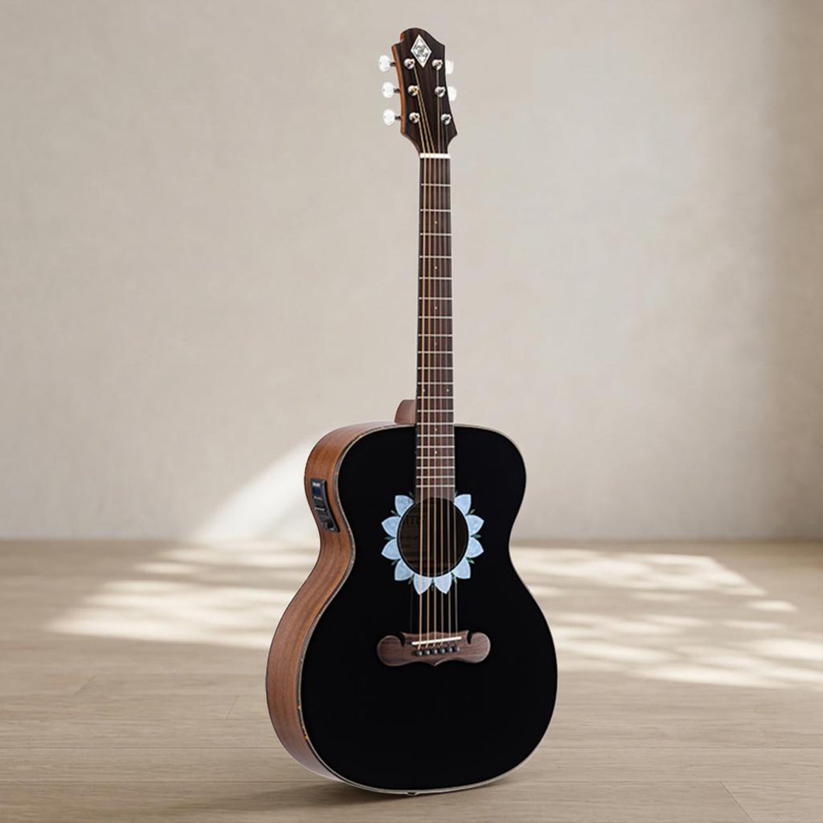 Mai★★ページ Zemaitis ( ゼマイティス ) CAG-90F, Gloss Black Mother of Pearl