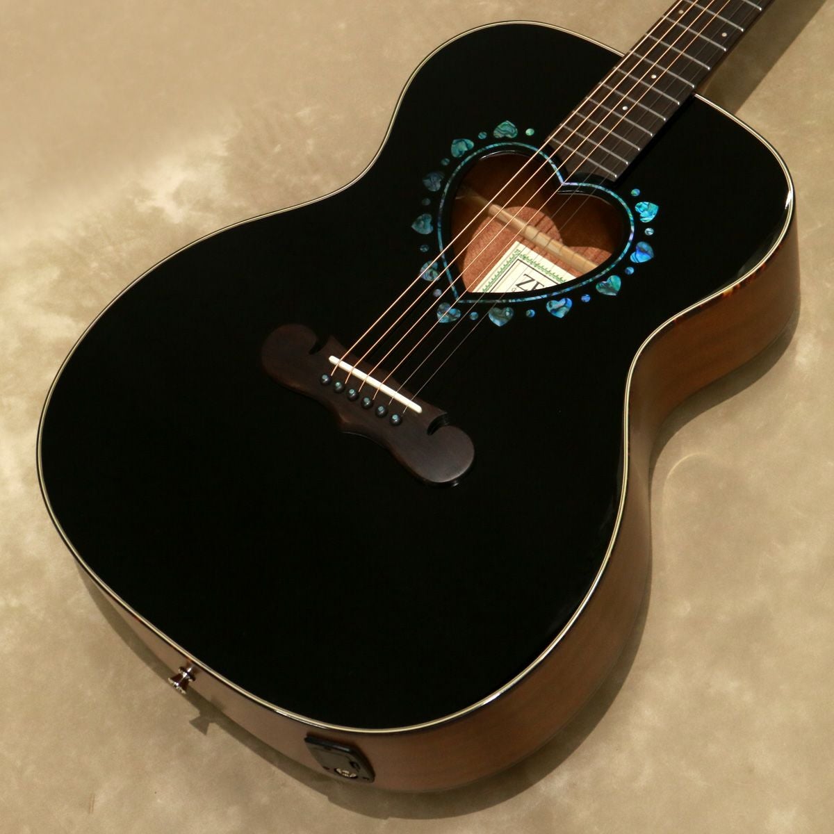 Zemaitis ( ゼマイティス ) CAF-90F, Gloss Black Abalone | ギターの